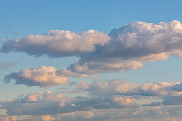 Wilson, Emily M. 아티스트의 New York City-New York-USA Clouds over New York City in late afternoon작품입니다.